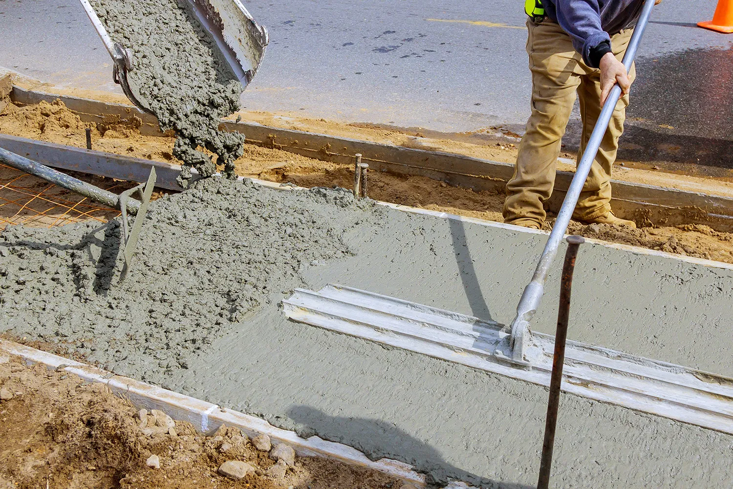 Parking Lot Concrete Contractor in Garden Grove, CA