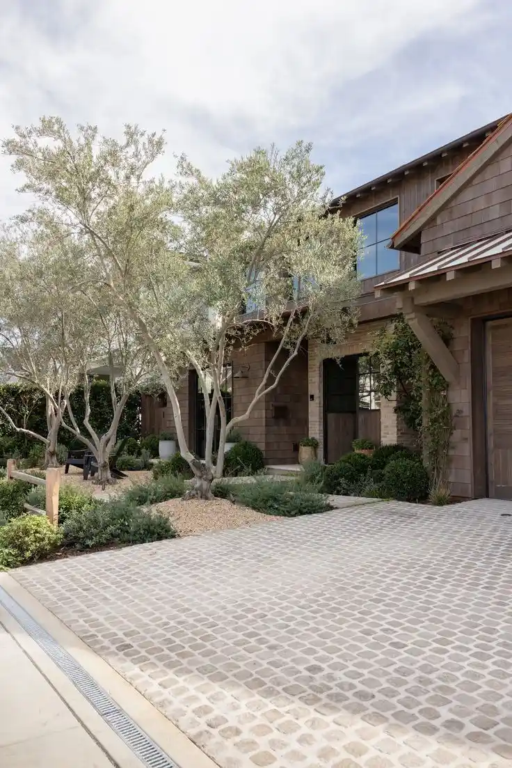 Which Finish Is Better for Orange County Outdoor Spaces